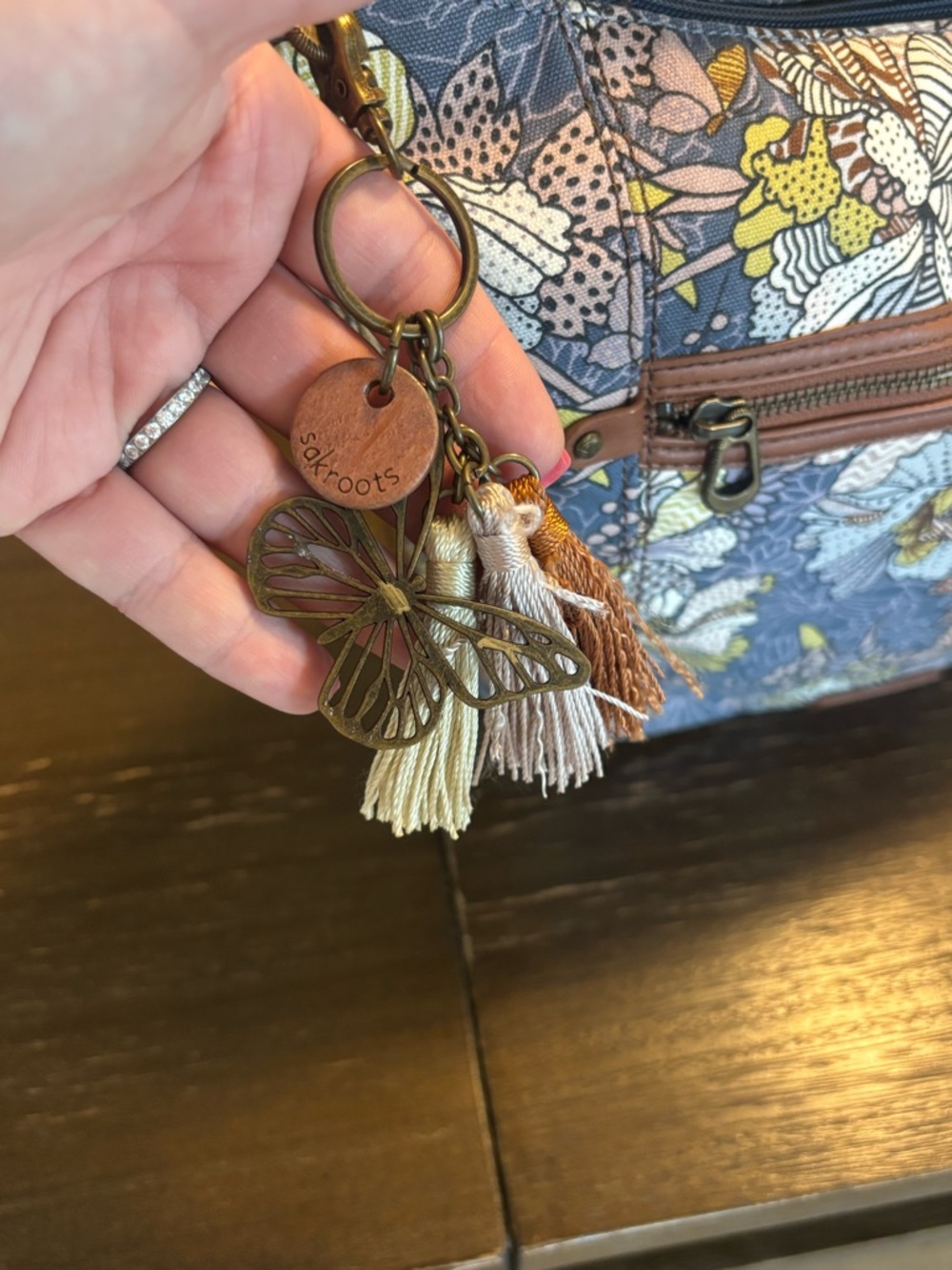 Sakroots Sequoia Shadow Flower Power Floral Hobo with Butterfly Keychain 😍 EUC - Picture 4 of 10